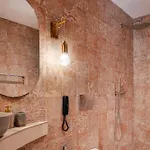 La Montre Luxury Boutique 4*