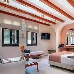 La Montre Luxury Boutique 4*