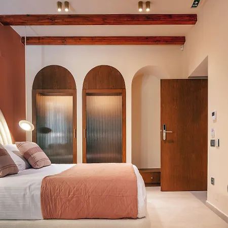 La Montre Luxury Boutique 4*