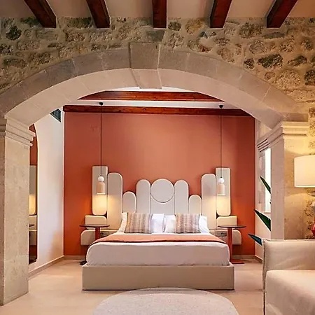 Aparthotel La Montre Luxury Boutique 4*