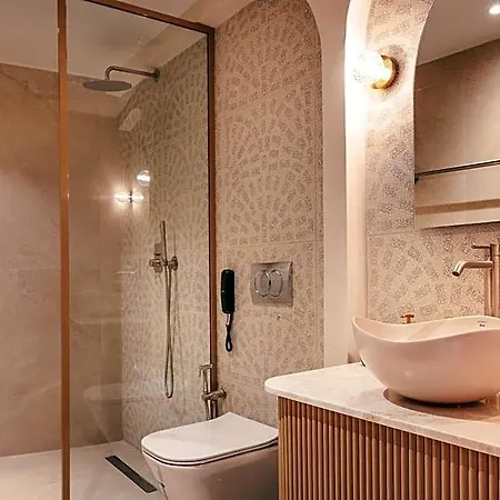 Apartmanhotel La Montre Luxury Boutique 4*