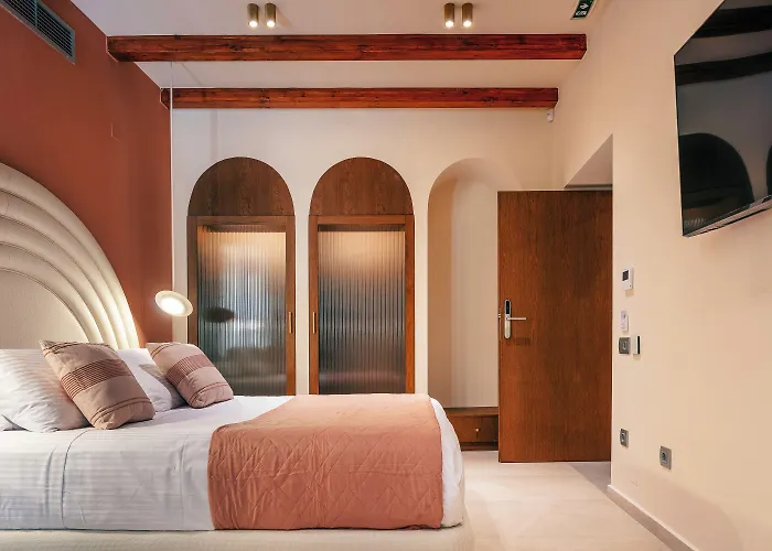 La Montre Luxury Boutique 4*